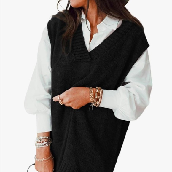 Woman’s Over sized Vest - Picture 3 of 5